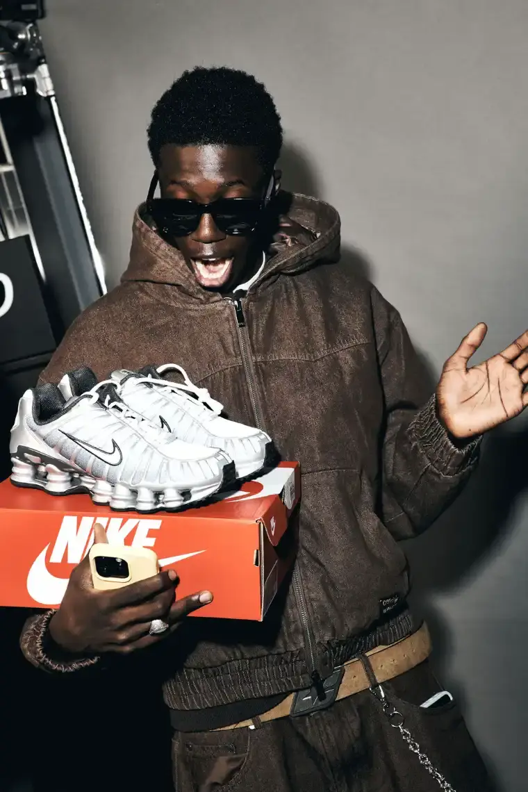 THE BOUNCE RETURNS: NIKE SHOX, AW LAB, AND A NEW WAVE OF REALNESS AW LAB partners with Casawi Magazine to relaunch Nike Shox through the eyes of three community members: @rigatilde, @banana, and @havana. The activation took place inside an AW LAB store where participants documented their experience without direction, creating authentic content that shows the sneaker through lived moments rather than staged photography. The campaign emphasizes self-expression and community while reconnecting the Shox silhouette to its cultural roots in early 2000s style and contemporary street culture. Photography by cristina sinelli (image 13 of 22)