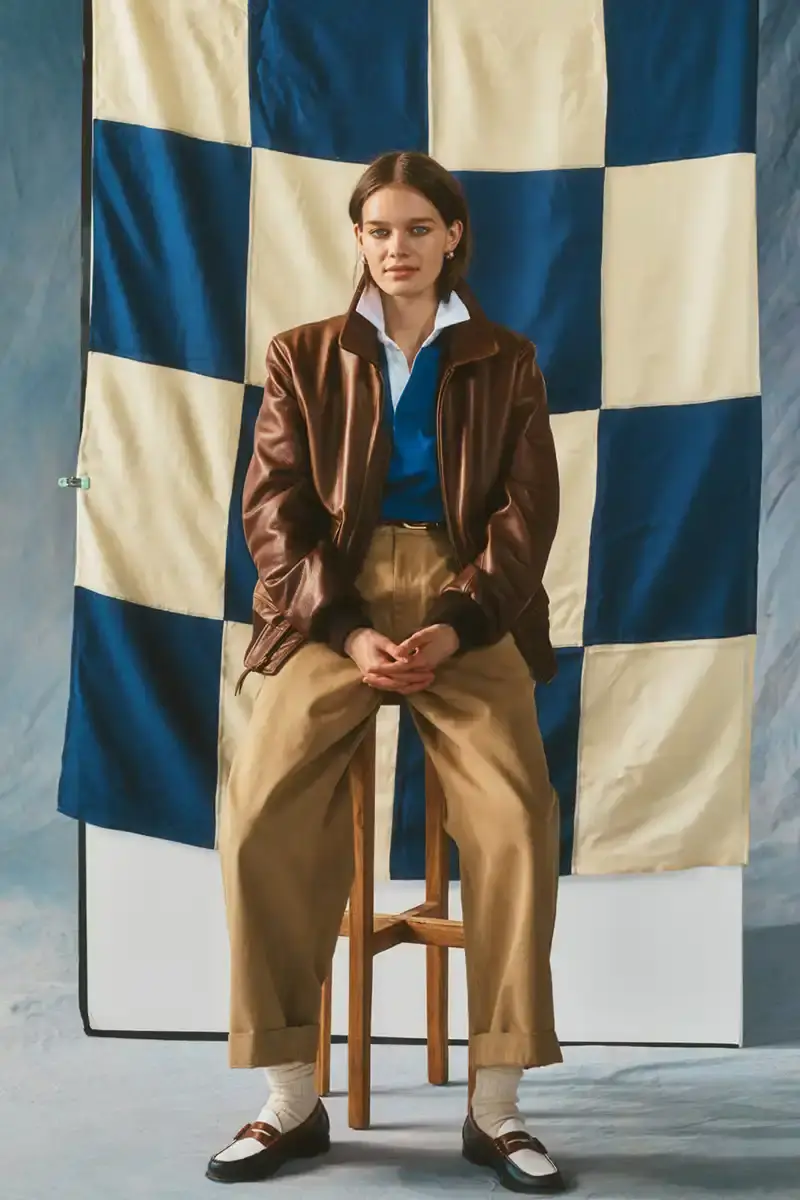 NOAH NOAH Spring/Summer 2025 collection display featuring tailored menswear pieces against a neutral background (image 2 of 16)