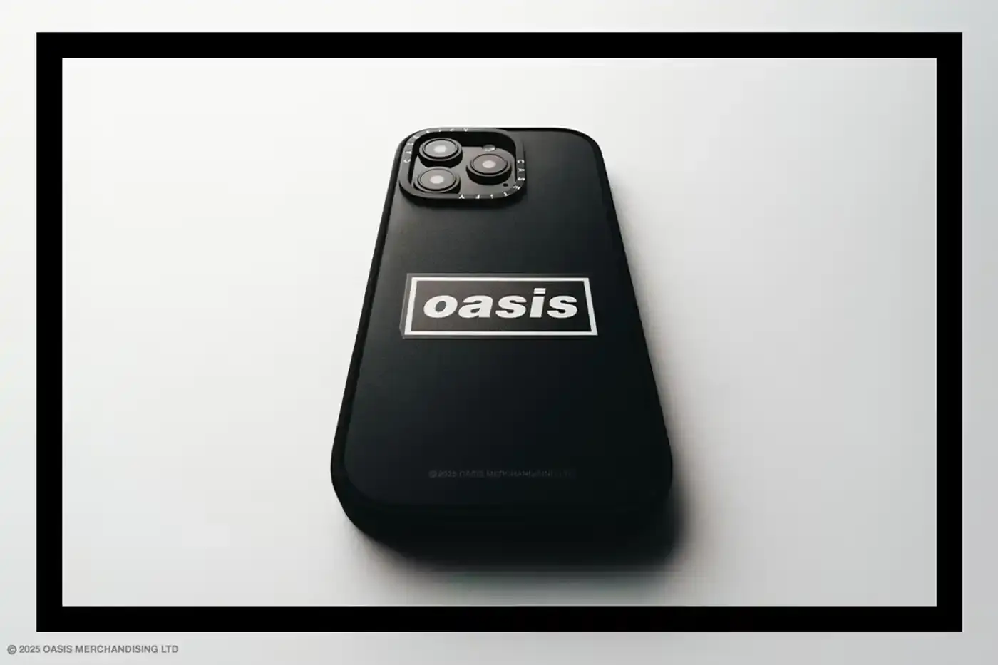 OASIS CASETIFY COLLECTION LAUNCHES FOR BAND REUNION image of tech accessory brand CASETiFY releases Oasis-themed collection including phone cases, device protection and collector items with monochromatic band graphics. (image 6 of 8)