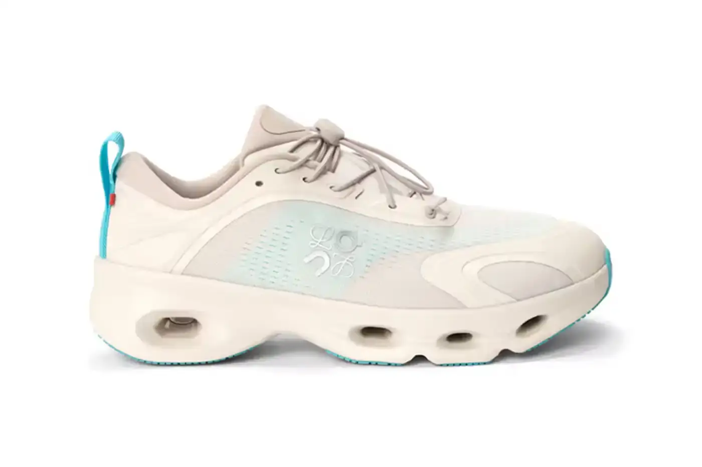 ON AND LOEWE LAUNCH CLOUDSOLO SNEAKER On and LOEWE unveil their latest collaboration for fall/winter 2025, featuring the new Cloudsolo sneaker with innovative CloudTec technology, an updated Cloudtilt slip-on design, and a technical apparel collection. The full line launches online October 16. (image 5 of 20)