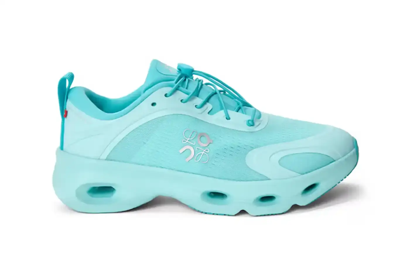 ON AND LOEWE LAUNCH CLOUDSOLO SNEAKER On and LOEWE unveil their latest collaboration for fall/winter 2025, featuring the new Cloudsolo sneaker with innovative CloudTec technology, an updated Cloudtilt slip-on design, and a technical apparel collection. The full line launches online October 16. (image 8 of 20)