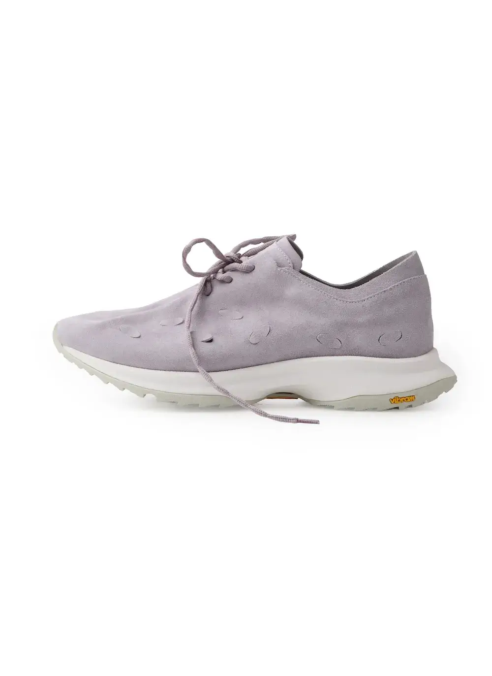 PAF PETAL TRAINERS: THE FIRST INDEPENDENT SNEAKER POST ARCHIVE FACTION releases the Petal Trainers. Learn about the Italian leather upper, Vibram MC2 sole, and variable lacing system. (image 4 of 4)