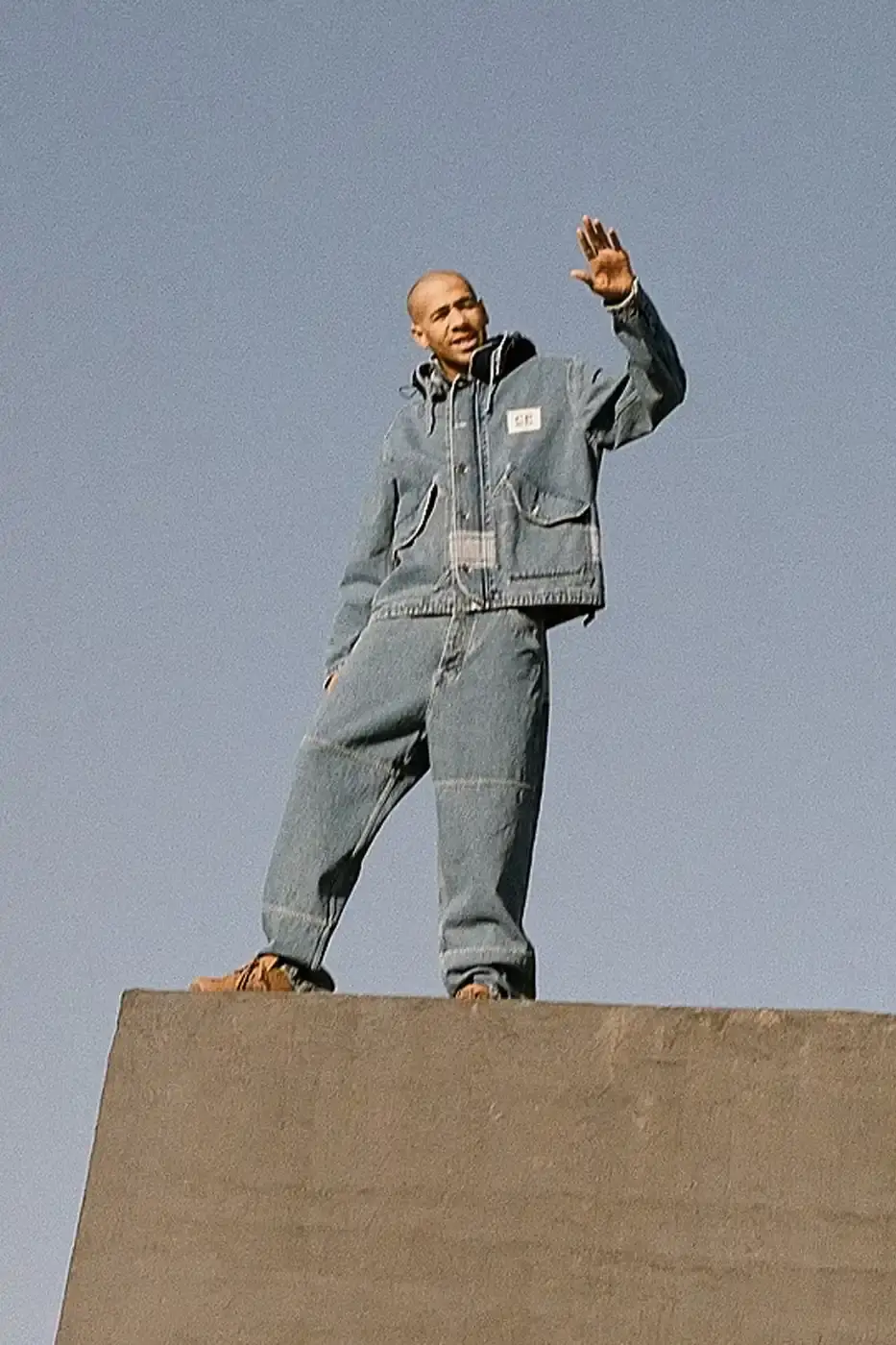 PALACE MEETS C.P. COMPANY: SKATE STYLE FUSES WITH ITALIAN CRAFT A fashion collaboration between Palace and C.P. Company. It details the "C.P. Palace" capsule collection featuring the Goggle Jacket, denim pieces, and various apparel in blue and khaki colors. The article provides information about the collection's availability starting March 28 at C.P. Company and Palace stores in multiple cities, plus a special pop-up at Dover Street Market Paris from March 28-30. (image 9 of 21)