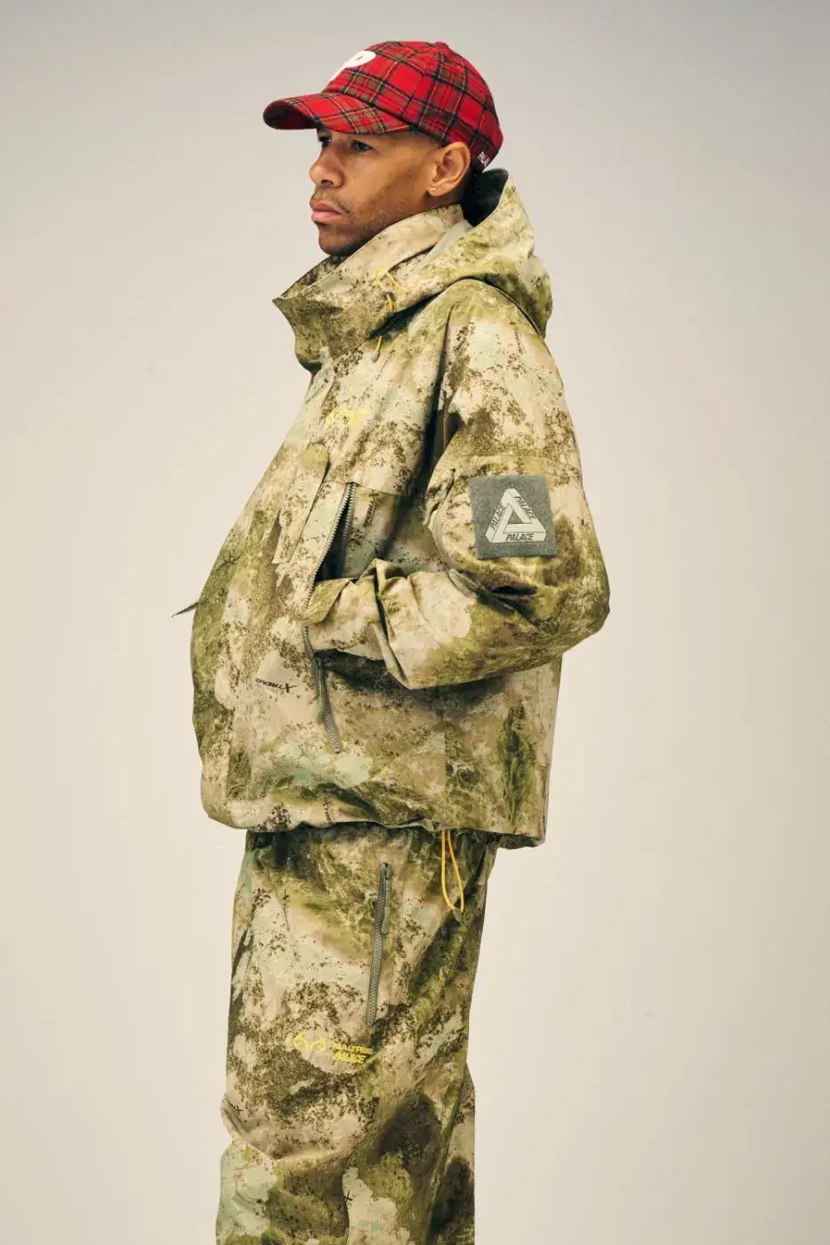 PALACE SKATEBOARDS WINTER 2026 COLLECTION image overview detailing the Palace Skateboards Winter 2026 clothing line, release dates, and regional launch times. (image 7 of 21)