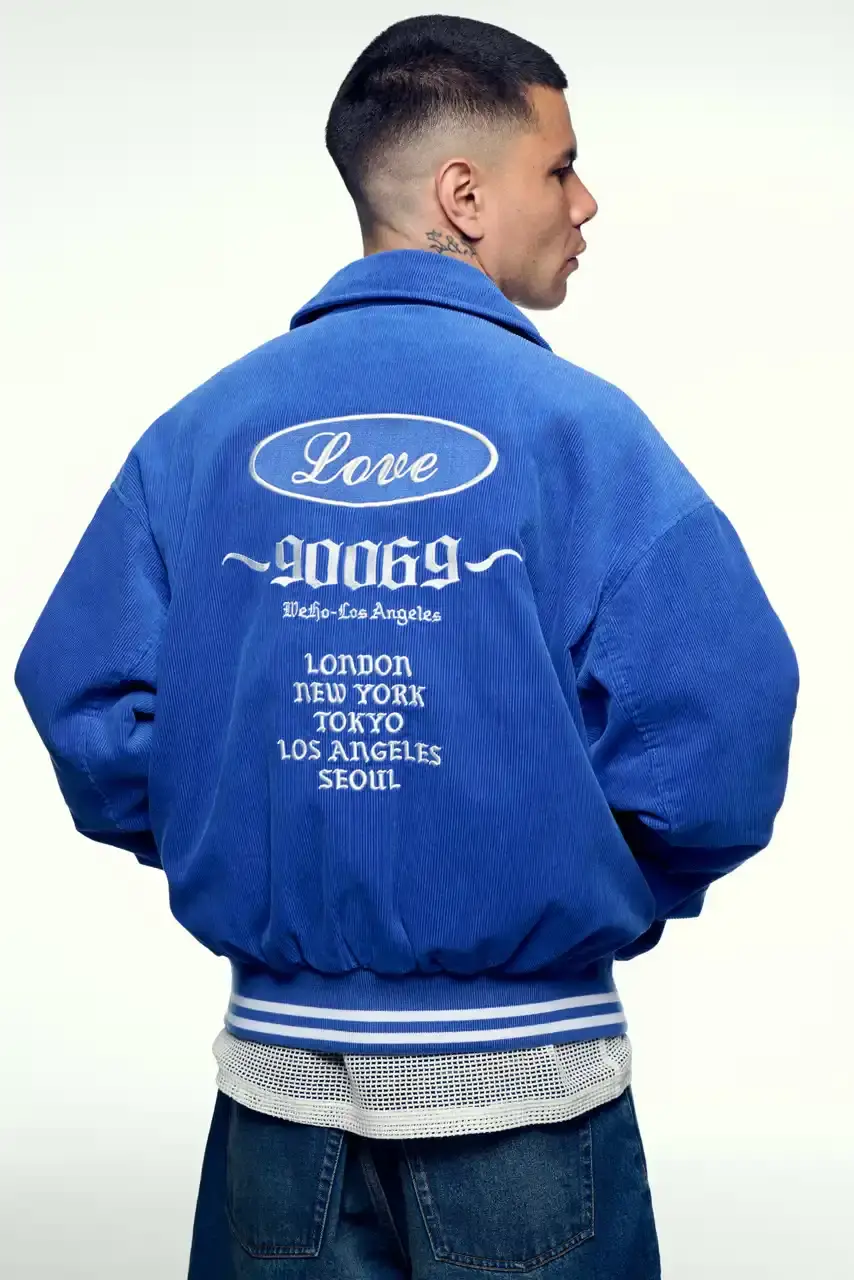 PALACE SUMMER 2025 COLLECTION: LONDON LABEL REVEALS SEASONAL LINEUP image of Palace's Summer 2025 collection announcement, describing the London streetwear brand's new seasonal offerings. It details the collection's design influences (Americana, sportswear, military), highlights key pieces including Los Angeles-themed items, religious iconography adaptations, and mesh garments for warm weather. The text also provides specific release dates and times for different global regions including the UK, Europe, US, Japan, Seoul, and China, with information about both online and physical store availability. (image 3 of 36)