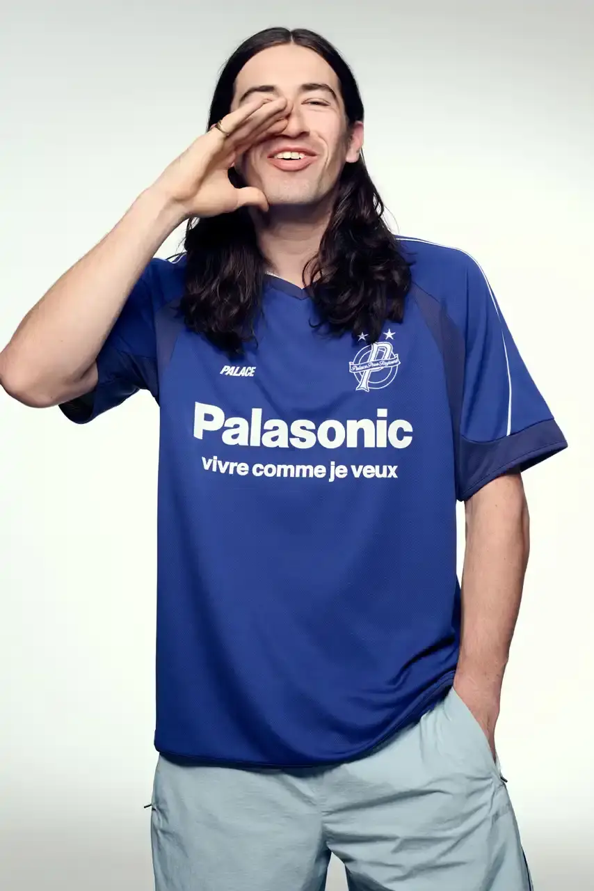 PALACE SUMMER 2025 COLLECTION: LONDON LABEL REVEALS SEASONAL LINEUP image of Palace's Summer 2025 collection announcement, describing the London streetwear brand's new seasonal offerings. It details the collection's design influences (Americana, sportswear, military), highlights key pieces including Los Angeles-themed items, religious iconography adaptations, and mesh garments for warm weather. The text also provides specific release dates and times for different global regions including the UK, Europe, US, Japan, Seoul, and China, with information about both online and physical store availability. (image 29 of 36)