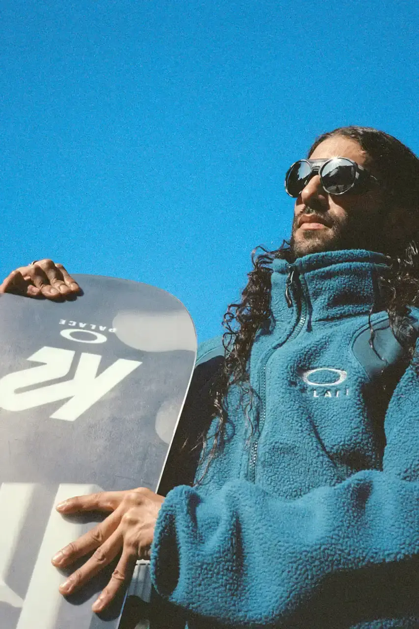 PALACE UNVEILS SNOWBOARD-FOCUSED WINTER COLLECTION WITH OAKLEY WINTER COLLECTION WITH OAKLEY The Palace x Oakley winter collection lookbook features two Palace skate team members, Juan Saavedra and Charlie Birch, modeling the range of technical puffa jackets, snow pants, fleece zip-ups, and co-branded accessories like snowboards, goggles, and sunglasses.