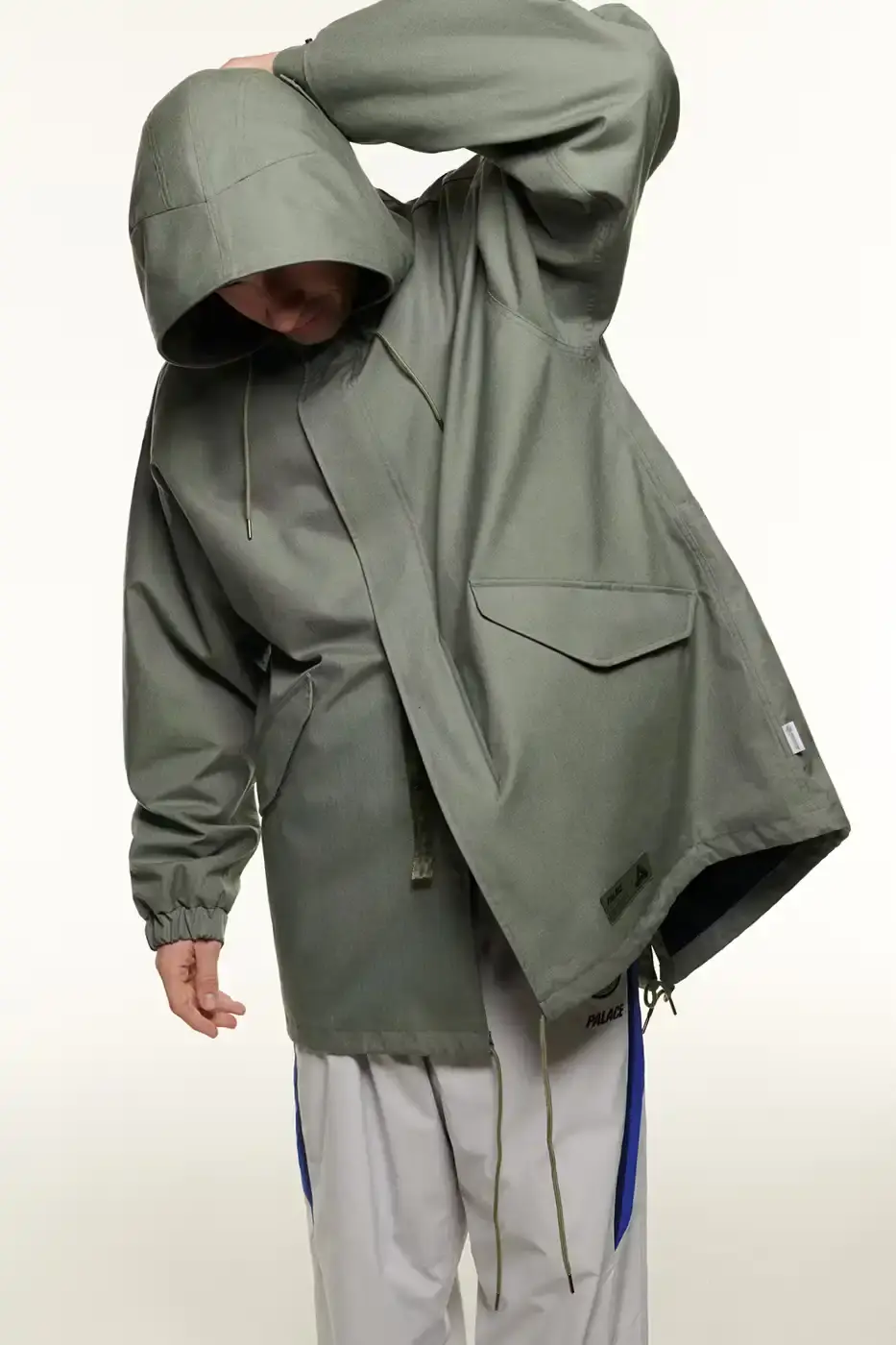 PALACE WINTER 2025 LOOKBOOK DROPS Palace Skateboards presents their Winter 2025 lookbook featuring winter jackets, long-sleeve apparel, and branded accessories for the cold season. (image 29 of 40)