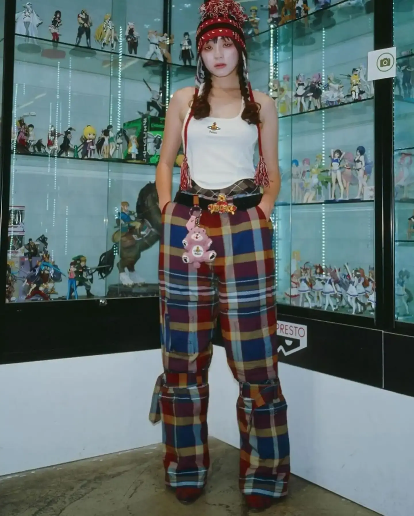 PALACE X VIVIENNE WESTWOOD FUSES SKATEBOARDING AND PUNK Palace x Vivienne Westwood (image 13 of 14)