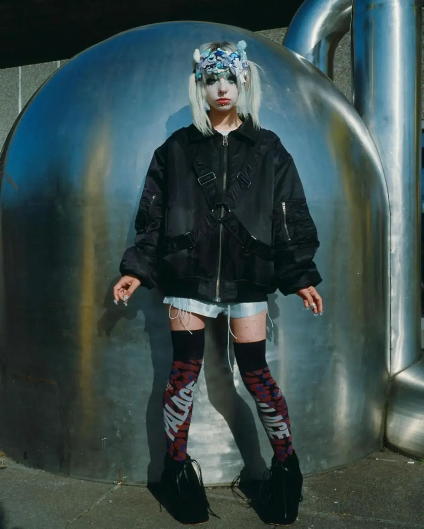 PALACE X VIVIENNE WESTWOOD FUSES SKATEBOARDING AND PUNK Palace x Vivienne Westwood (image 10 of 14)