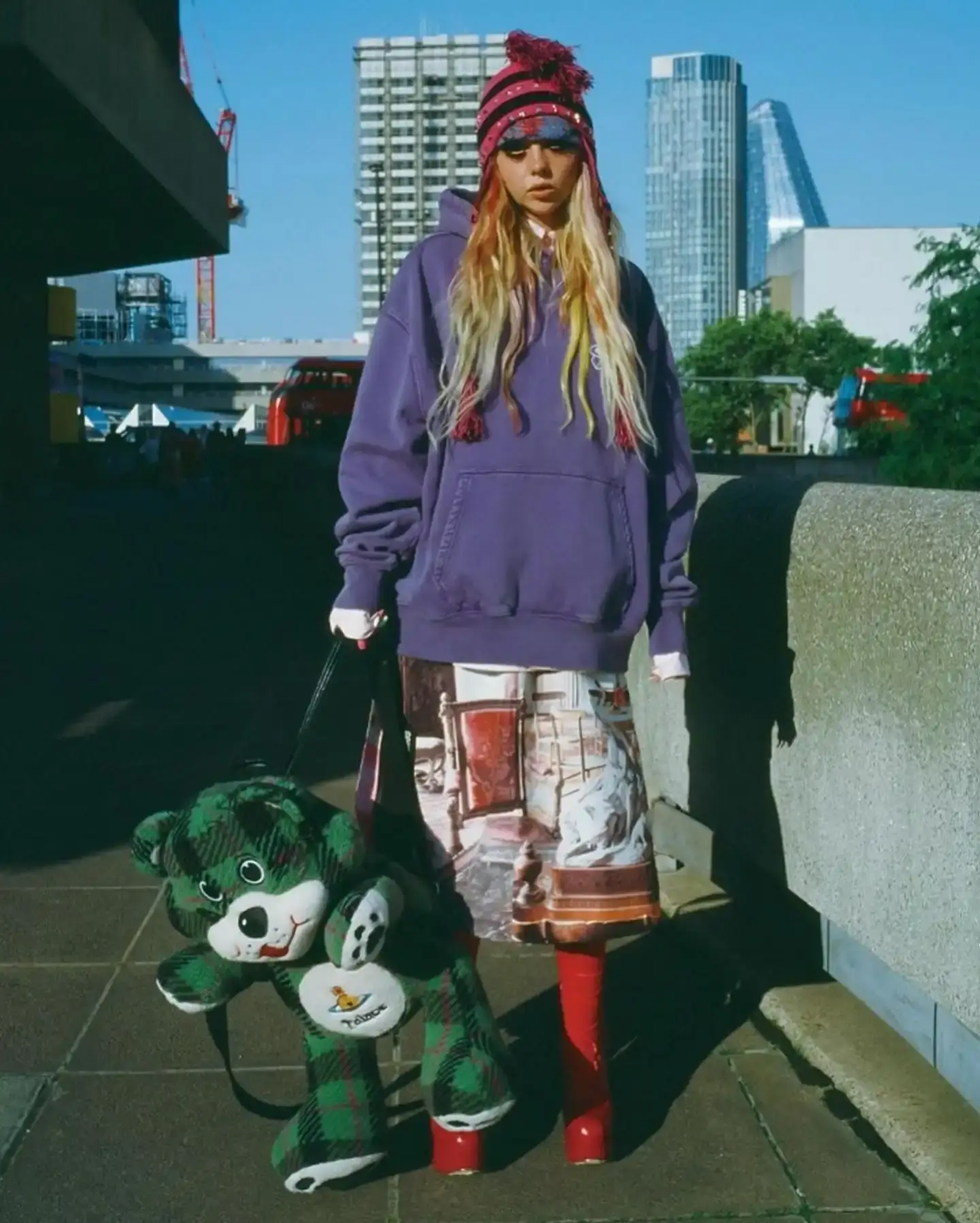 PALACE X VIVIENNE WESTWOOD FUSES SKATEBOARDING AND PUNK Palace x Vivienne Westwood (image 5 of 14)