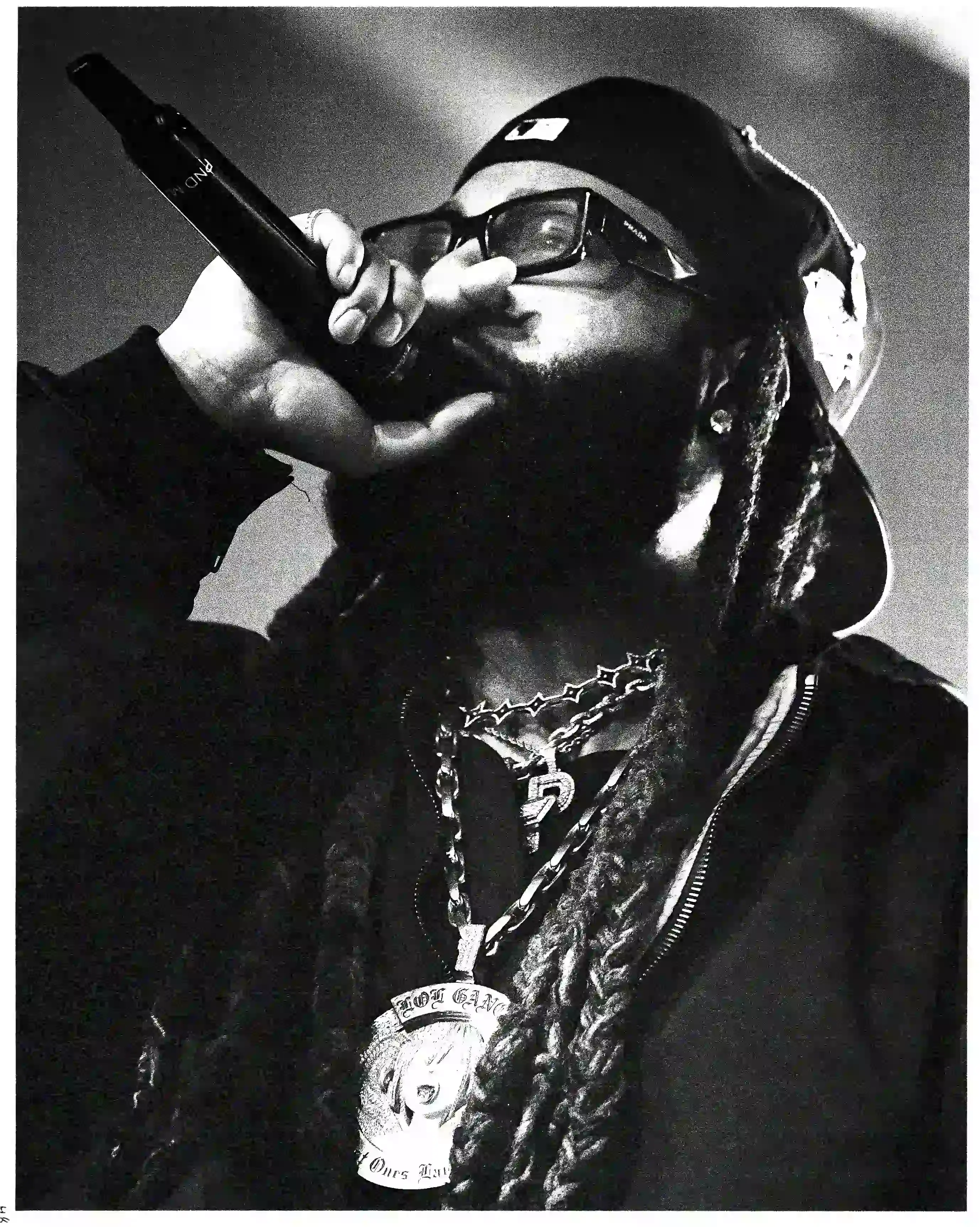 Article about Partynextdoor's concert at Fabrique Milan on November 2nd, 2024. The text covers the performance details, venue atmosphere, setlist highlights, and stage production of the Canadian R&B artist's show. The article describes a 90-minute performance featuring both old and new songs, minimal stage design, and a four-piece live band. Information about the tour's next destinations is included at the end (image 6 of 10)