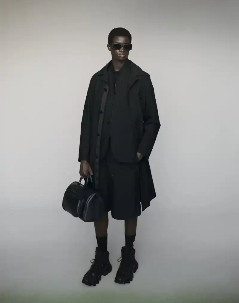 PHARRELL WILLIAMS UNVEILS LV SPRING MENSWEAR CAPSULE image about Pharrell Williams' new spring menswear capsule collection for Louis Vuitton featuring seasonal colors, tailoring details, and house motifs. (image 14 of 24)