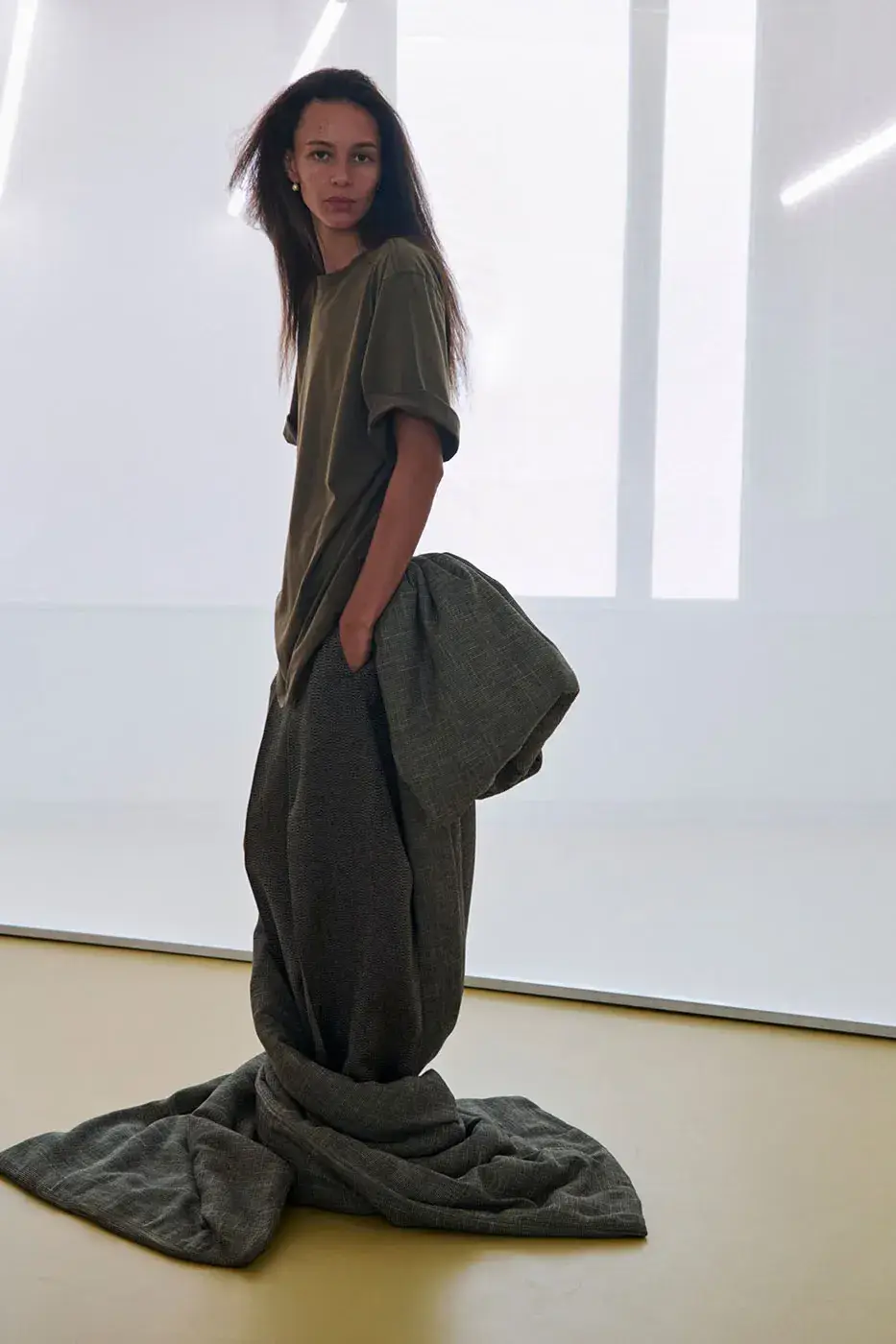 PHOEBE PHILO REVEALS COLLECTION F FOR EARLY 2027 Phoebe Philo previewed Collection F, a range of clothing, shoes, leather goods and accessories. Delivery runs from early 2027 through June 2027 online and in selected stores. (image 2 of 39)