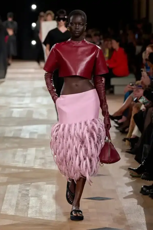 PIERPAOLO PICCIOLI'S FIRST BALENCIAGA COLLECTION Article about Pierpaolo Piccioli's debut collection for Balenciaga at Paris Fashion Week, featuring a new design direction. (image 4 of 12)