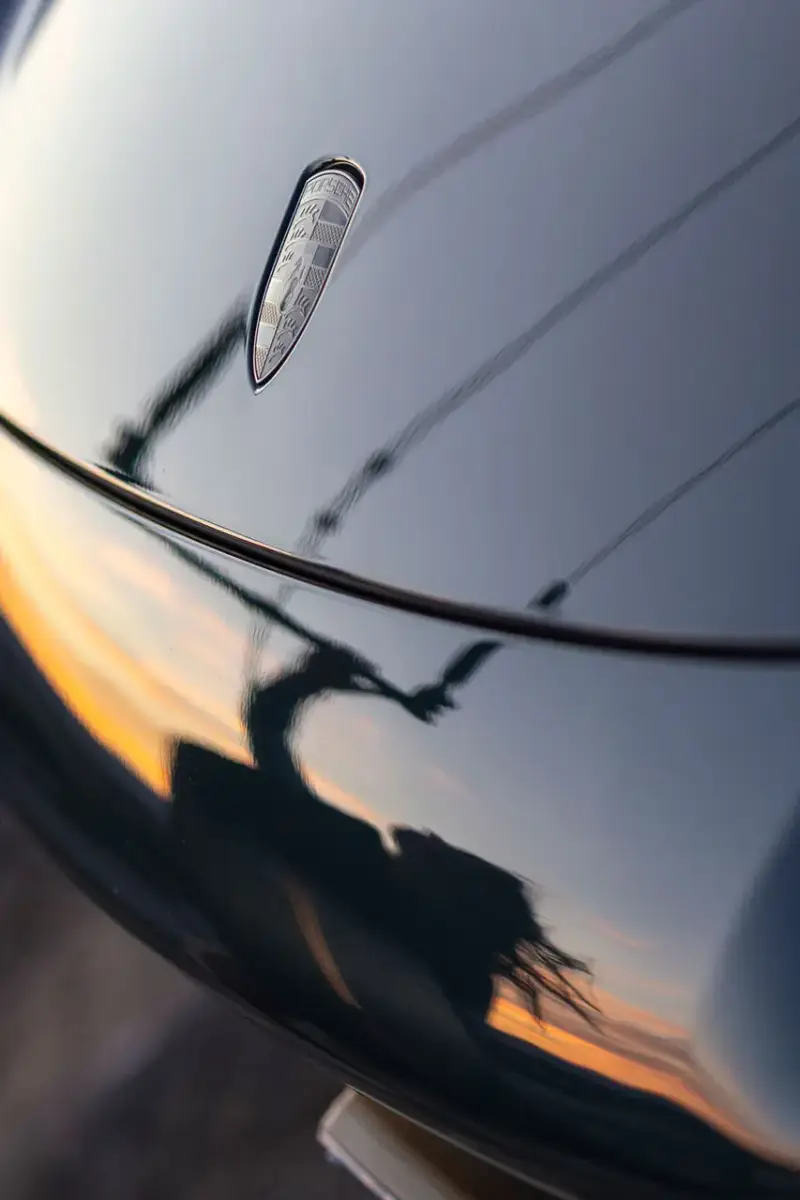 PORSCHE DUOTONE KITEBOARDING CAYENNE DROP image of the sports collaboration between Porsche and Duotone featuring kiteboarding gear inspired by the Cayenne Turbo Electric. (image 8 of 8)