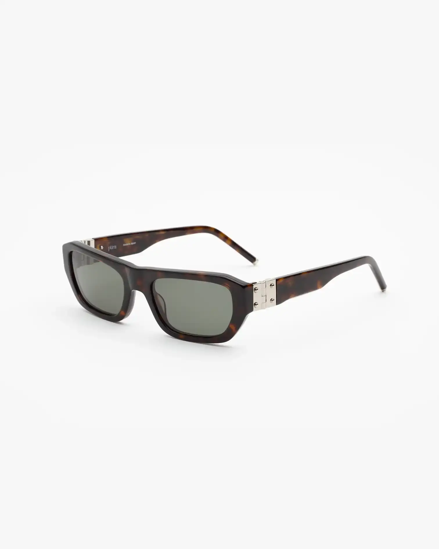 PÜRA UNVEILS NEW OPTICS COLLECTION INSPIRED BY BRUTALIST ARCHITECTURE Püra, a multidisciplinary fashion brand, launches a new sunglasses collection inspired by brutalist architecture (image 2 of 8)
