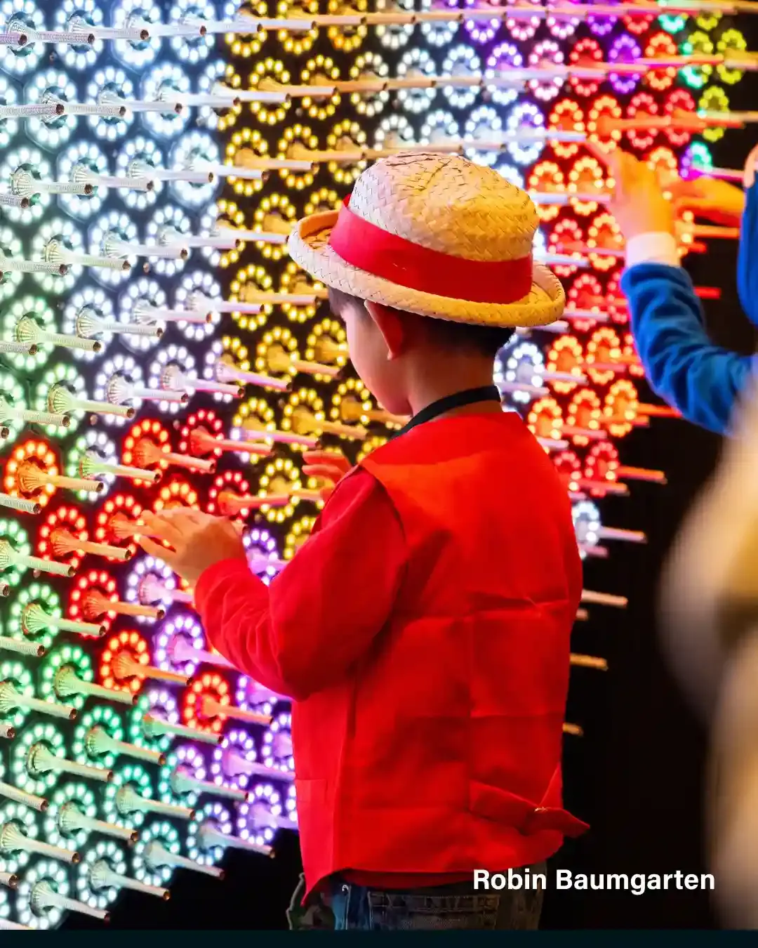 QUANTUM PHYSICS MEETS CONTEMPORARY ART IN MILAN The Quant'ARTE Festival brings together quantum physics and contemporary art through student works and professional installations at Milan's Superstudio from December 3-17, 2025. (image 19 of 19)