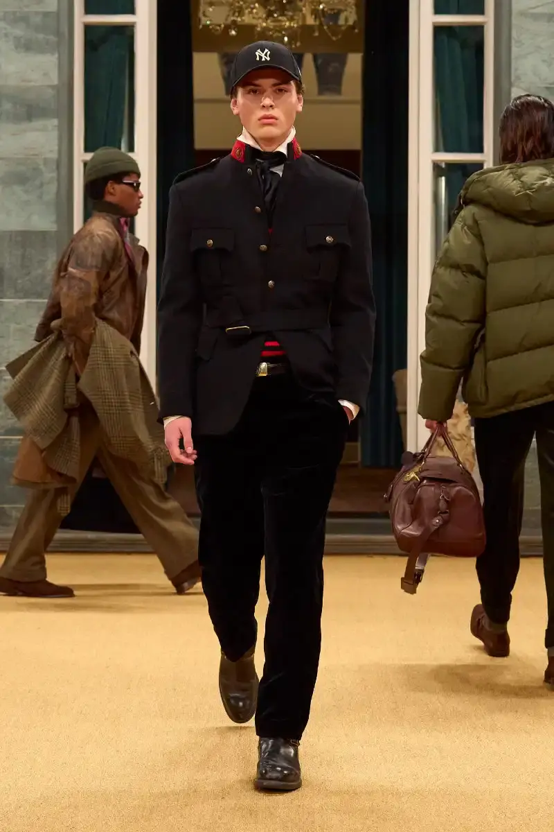 RALPH LAUREN FALL 2026 MENSWEAR IN MILAN Ralph Lauren Fall 2026 menswear collection presentation at Milan's Palazzo Ralph Lauren, featuring Purple Label and Polo lines with traditional craftsmanship. (image 50 of 73)