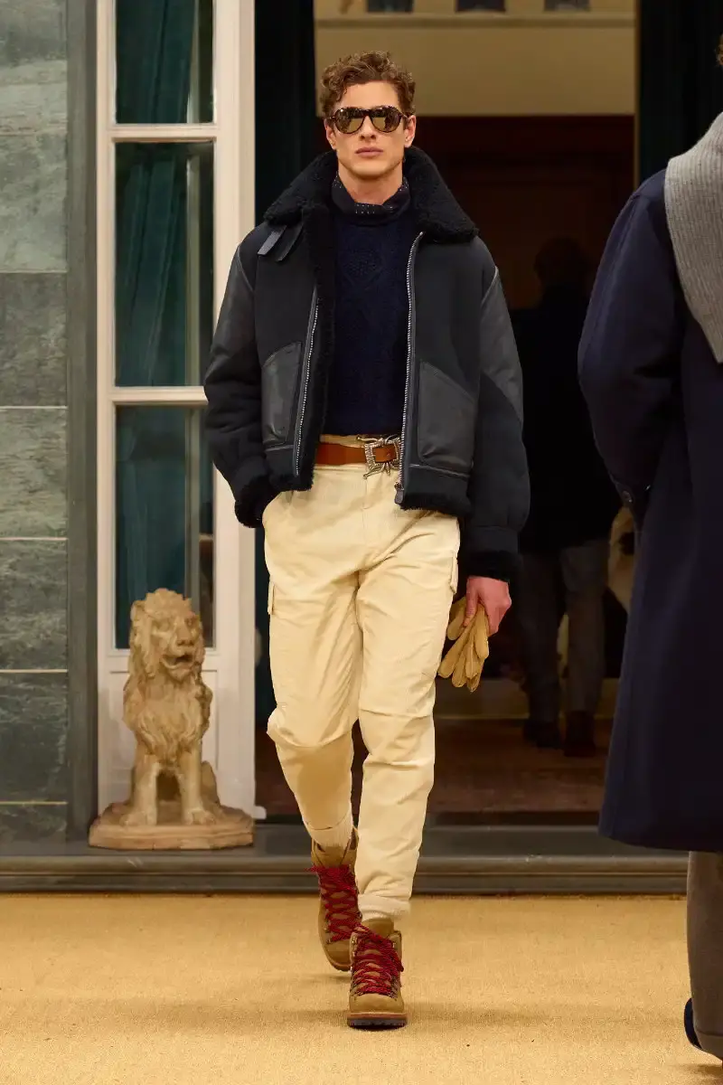 RALPH LAUREN FALL 2026 MENSWEAR IN MILAN Ralph Lauren Fall 2026 menswear collection presentation at Milan's Palazzo Ralph Lauren, featuring Purple Label and Polo lines with traditional craftsmanship. (image 13 of 73)