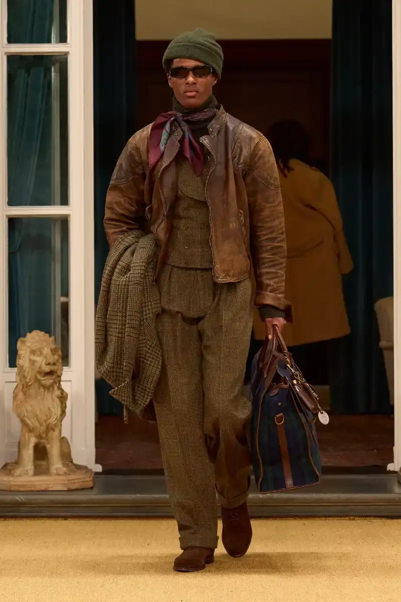 RALPH LAUREN FALL 2026 MENSWEAR IN MILAN Ralph Lauren Fall 2026 menswear collection presentation at Milan's Palazzo Ralph Lauren, featuring Purple Label and Polo lines with traditional craftsmanship. (image 52 of 73)