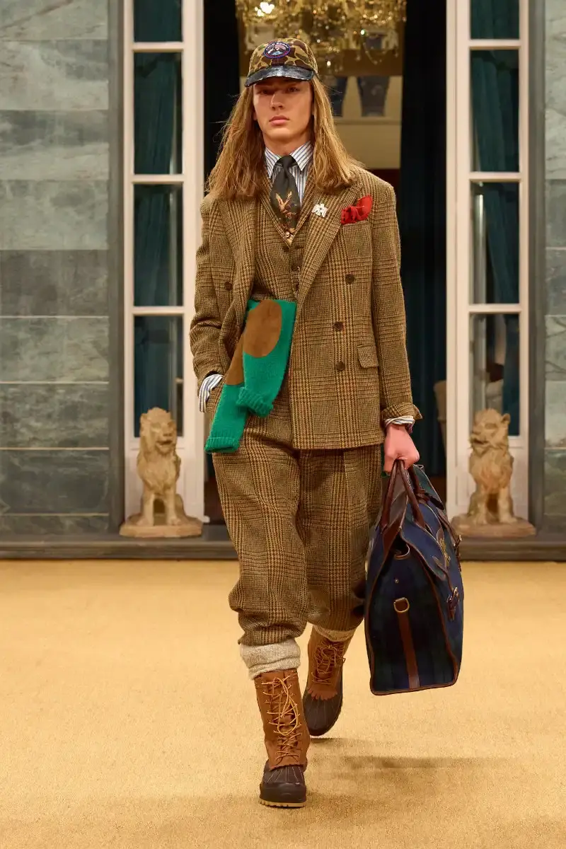 RALPH LAUREN FALL 2026 MENSWEAR IN MILAN Ralph Lauren Fall 2026 menswear collection presentation at Milan's Palazzo Ralph Lauren, featuring Purple Label and Polo lines with traditional craftsmanship. (image 64 of 73)