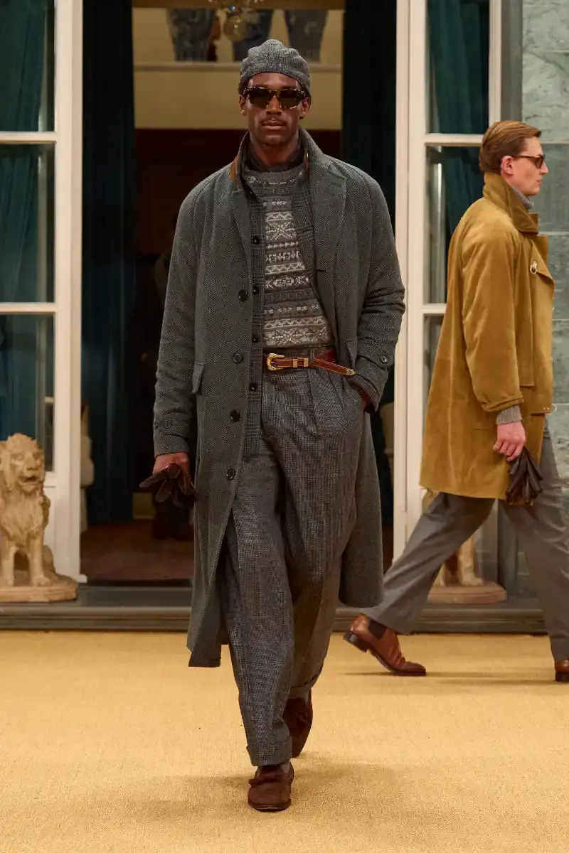 RALPH LAUREN FALL 2026 MENSWEAR IN MILAN Ralph Lauren Fall 2026 menswear collection presentation at Milan's Palazzo Ralph Lauren, featuring Purple Label and Polo lines with traditional craftsmanship. (image 29 of 73)