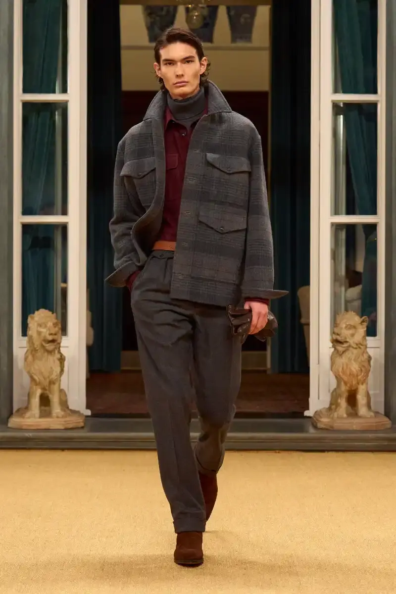 RALPH LAUREN FALL 2026 MENSWEAR IN MILAN Ralph Lauren Fall 2026 menswear collection presentation at Milan's Palazzo Ralph Lauren, featuring Purple Label and Polo lines with traditional craftsmanship. (image 27 of 73)
