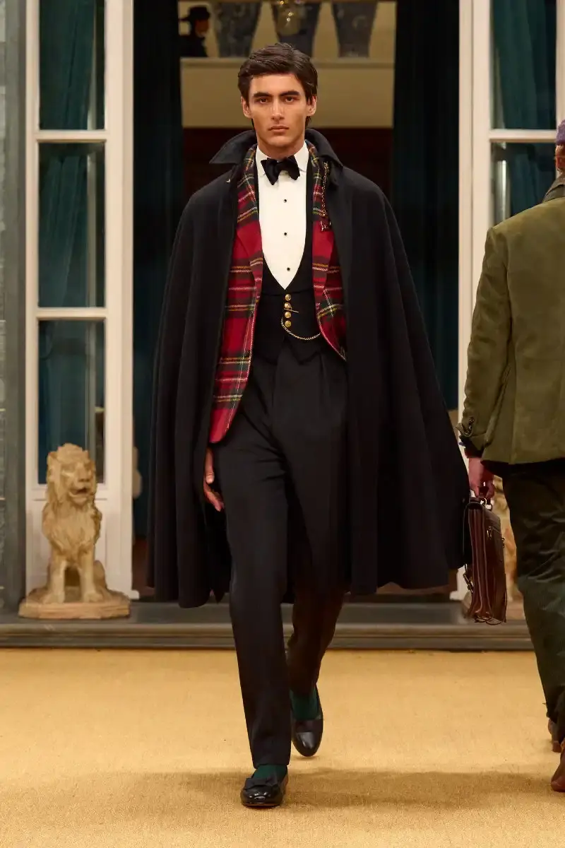 RALPH LAUREN FALL 2026 MENSWEAR IN MILAN Ralph Lauren Fall 2026 menswear collection presentation at Milan's Palazzo Ralph Lauren, featuring Purple Label and Polo lines with traditional craftsmanship. (image 51 of 73)