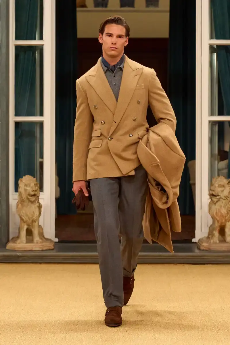 RALPH LAUREN FALL 2026 MENSWEAR IN MILAN Ralph Lauren Fall 2026 menswear collection presentation at Milan's Palazzo Ralph Lauren, featuring Purple Label and Polo lines with traditional craftsmanship. (image 34 of 73)