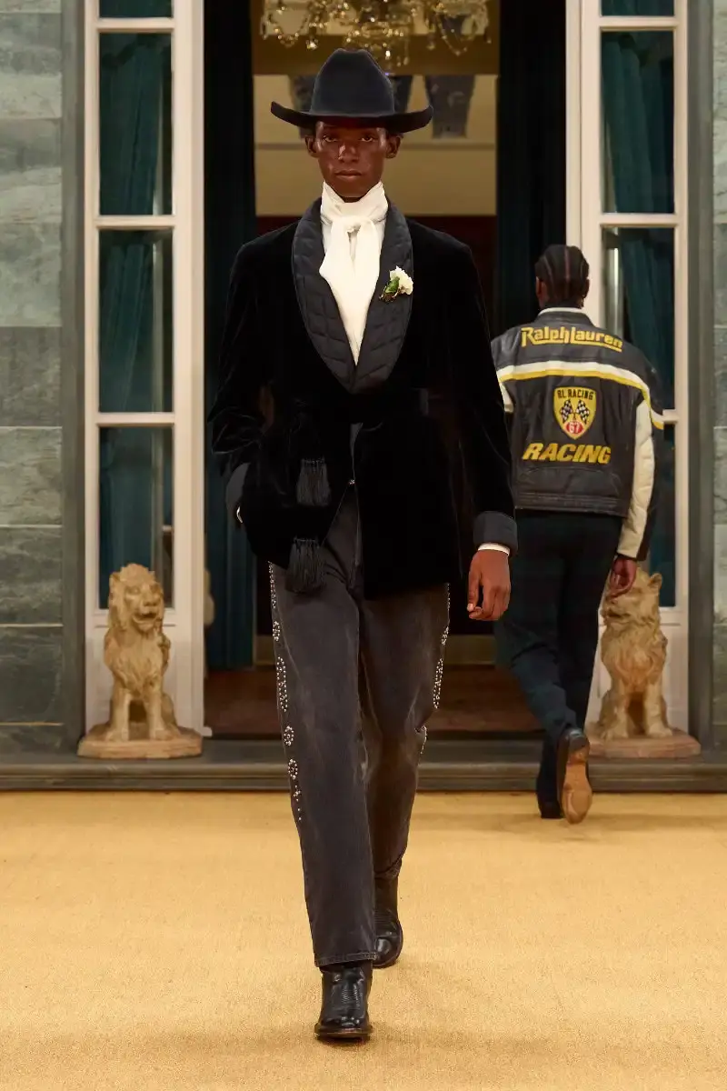 RALPH LAUREN FALL 2026 MENSWEAR IN MILAN Ralph Lauren Fall 2026 menswear collection presentation at Milan's Palazzo Ralph Lauren, featuring Purple Label and Polo lines with traditional craftsmanship. (image 40 of 73)