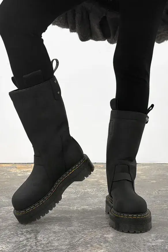 RICK OWENS DR MARTENS FW26 QUAD SOLE RELEASE image detailing the release dates and design features of the Fall Winter 2026 footwear collaboration between Rick Owens and Dr. Martens. (image 2 of 4)