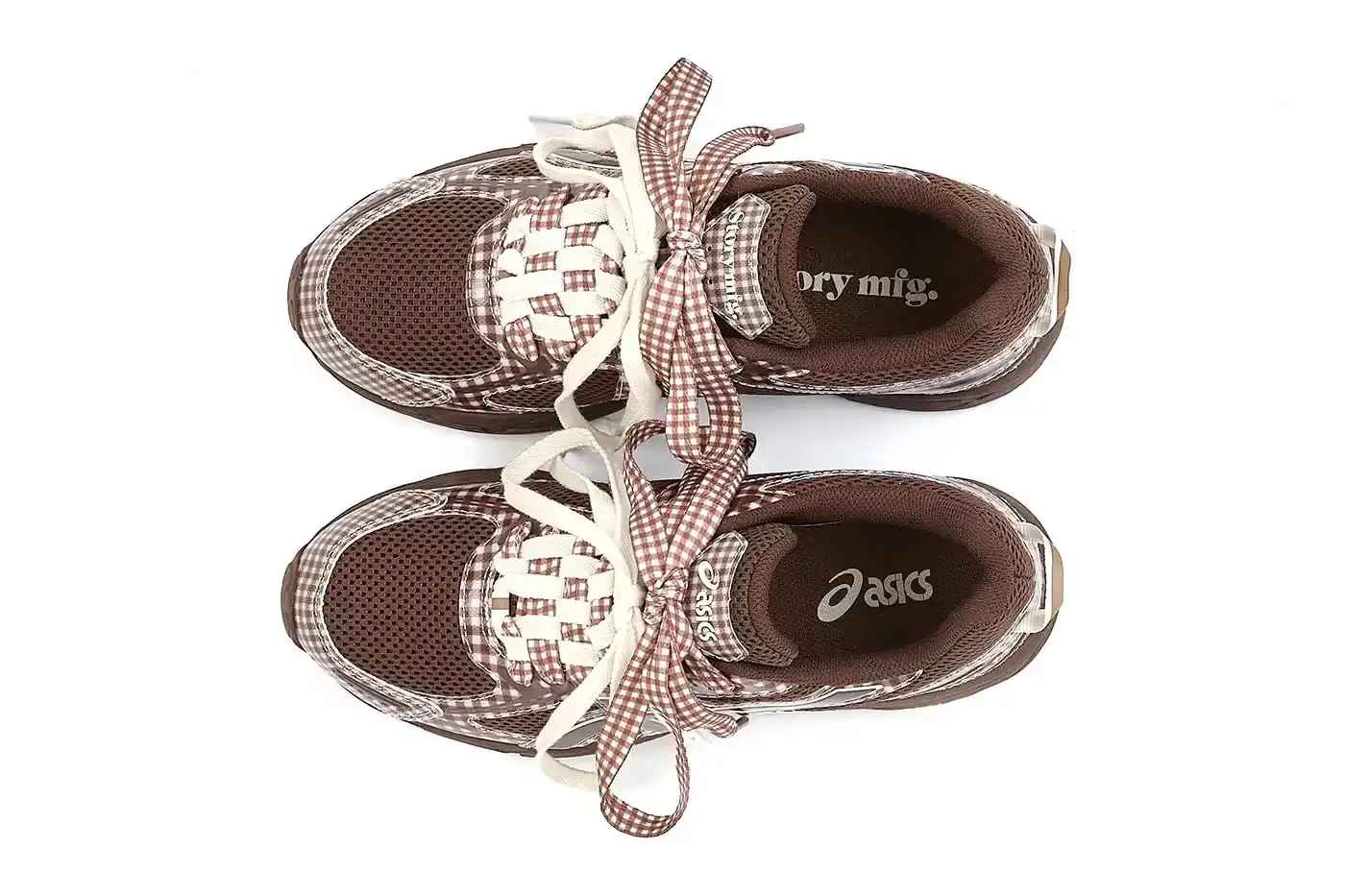 ASICS GEL-VENTURE 6 GETS GINGHAM MAKEOVER FROM STORY MFG. photo of the collaboration between sustainable fashion brand STORY mfg. and ASICS on the GEL-VENTURE 6 sneaker. It details the two gingham colorways ("Reddish Brown" and "Vanilla Violet Quartz"), the unique woven lacing system inspired by Baghdad skaters, and pricing ($133 USD). The article also describes the two-day launch event at The Truman Brewery in London on April 18-19, where visitors can contribute embroidery to a community art project while enjoying refreshments. The article provides purchase information and explains STORY mfg.'s sustainable fashion background. (image 7 of 14)