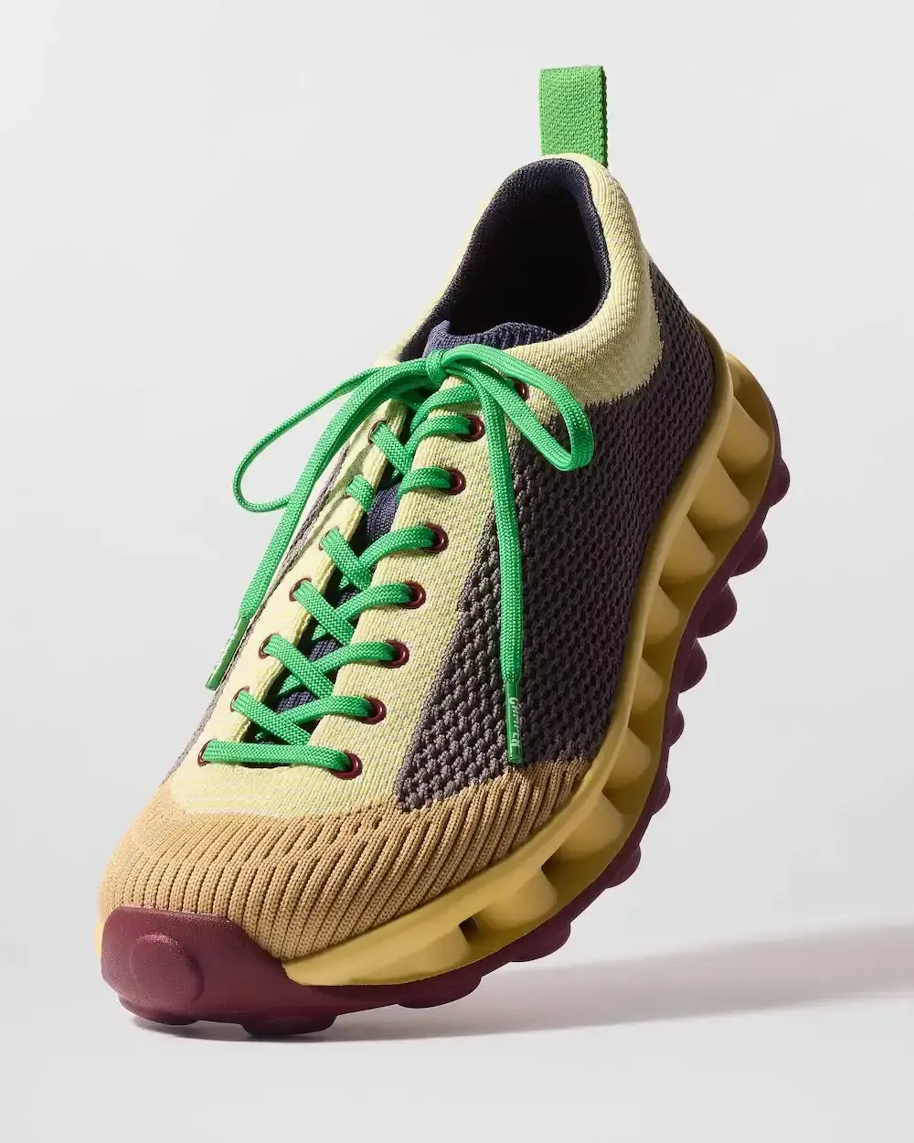 Sunnei SUNNEI x Camper Pelotissima sneakers with two-tone chunky XL EXTRALIGHT EVA soles and engineered mesh uppers in four vibrant colorways. (image 4 of 4)