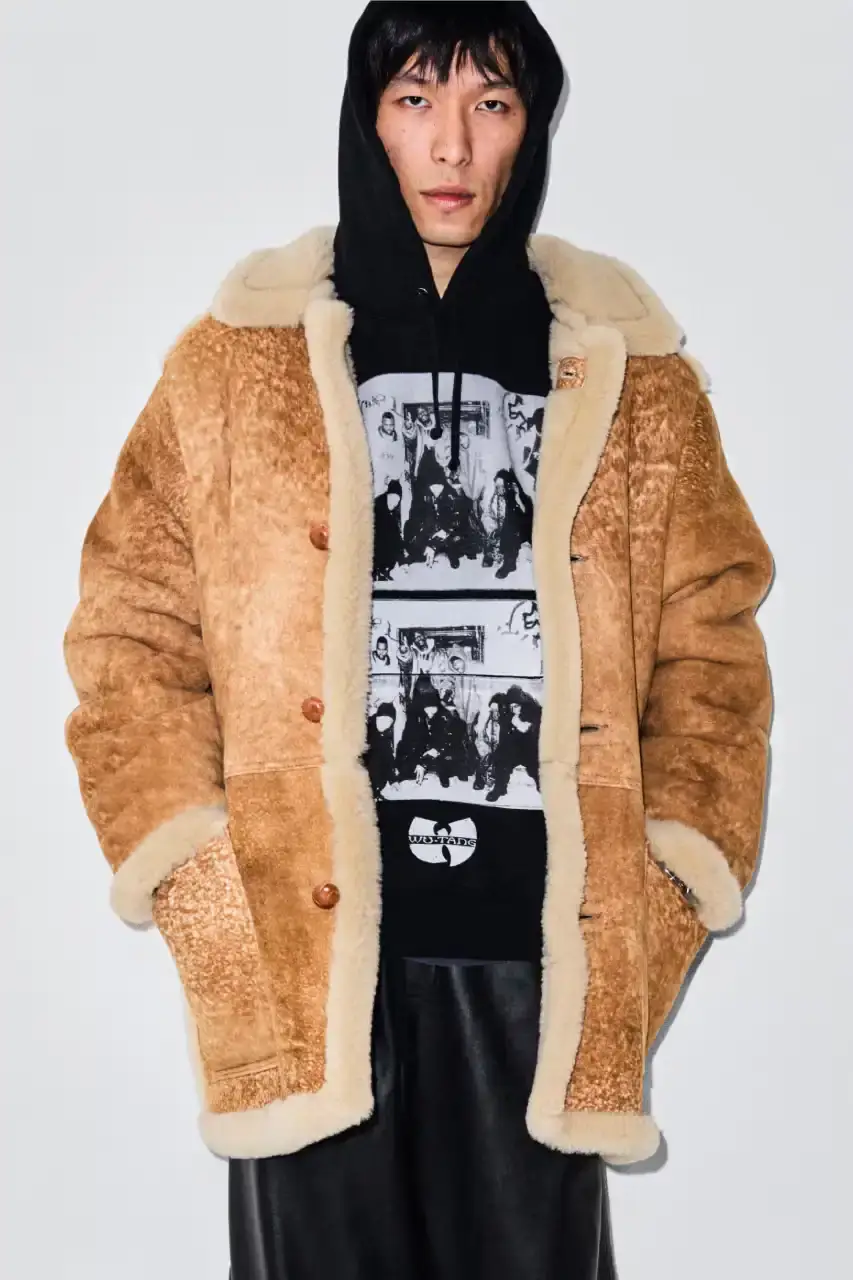 SUPREME FW25 COLLECTION DROPS AUGUST 28 Supreme's new seasonal collection features streetwear pieces celebrating hip-hop culture and music history. (image 29 of 45)
