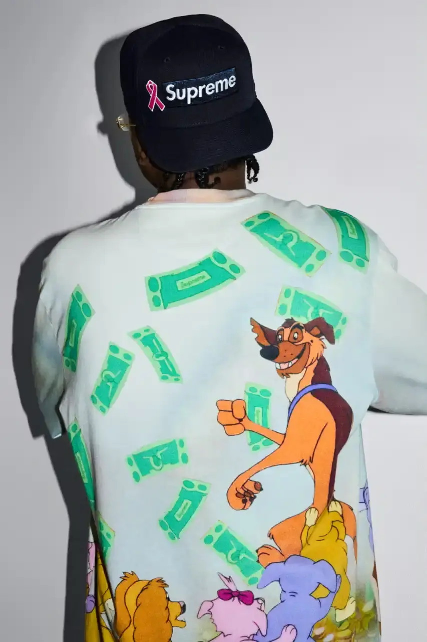 SUPREME FW25 COLLECTION DROPS AUGUST 28 Supreme's new seasonal collection features streetwear pieces celebrating hip-hop culture and music history. (image 4 of 45)