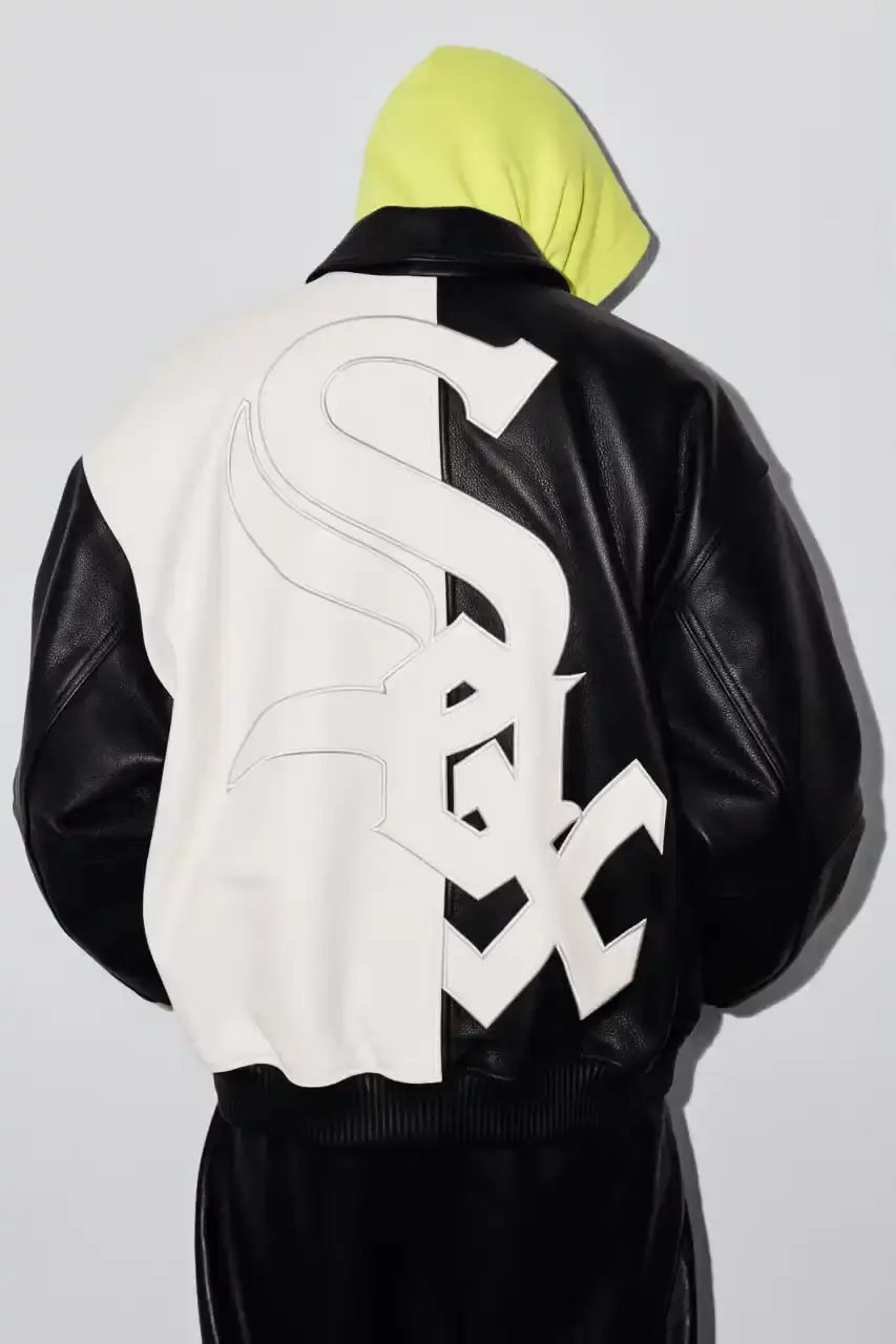 SUPREME FW25 COLLECTION DROPS AUGUST 28 Supreme's new seasonal collection features streetwear pieces celebrating hip-hop culture and music history. (image 10 of 45)