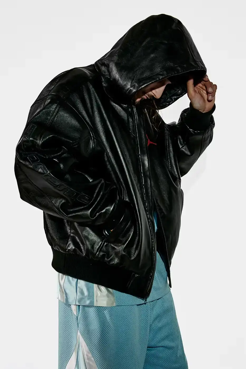 SUPREME JORDAN SPRING 2026 APPAREL COLLECTION image detailing the Supreme and Jordan Brand apparel collaboration for Spring 2026, including items, prices in Euros, and launch dates. (image 19 of 20)