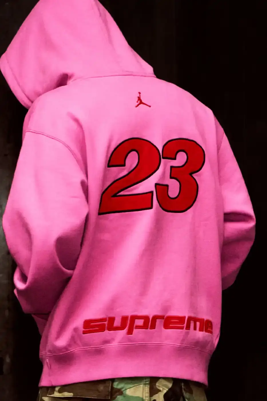 SUPREME JORDAN SPRING 2026 APPAREL COLLECTION image detailing the Supreme and Jordan Brand apparel collaboration for Spring 2026, including items, prices in Euros, and launch dates. (image 2 of 20)