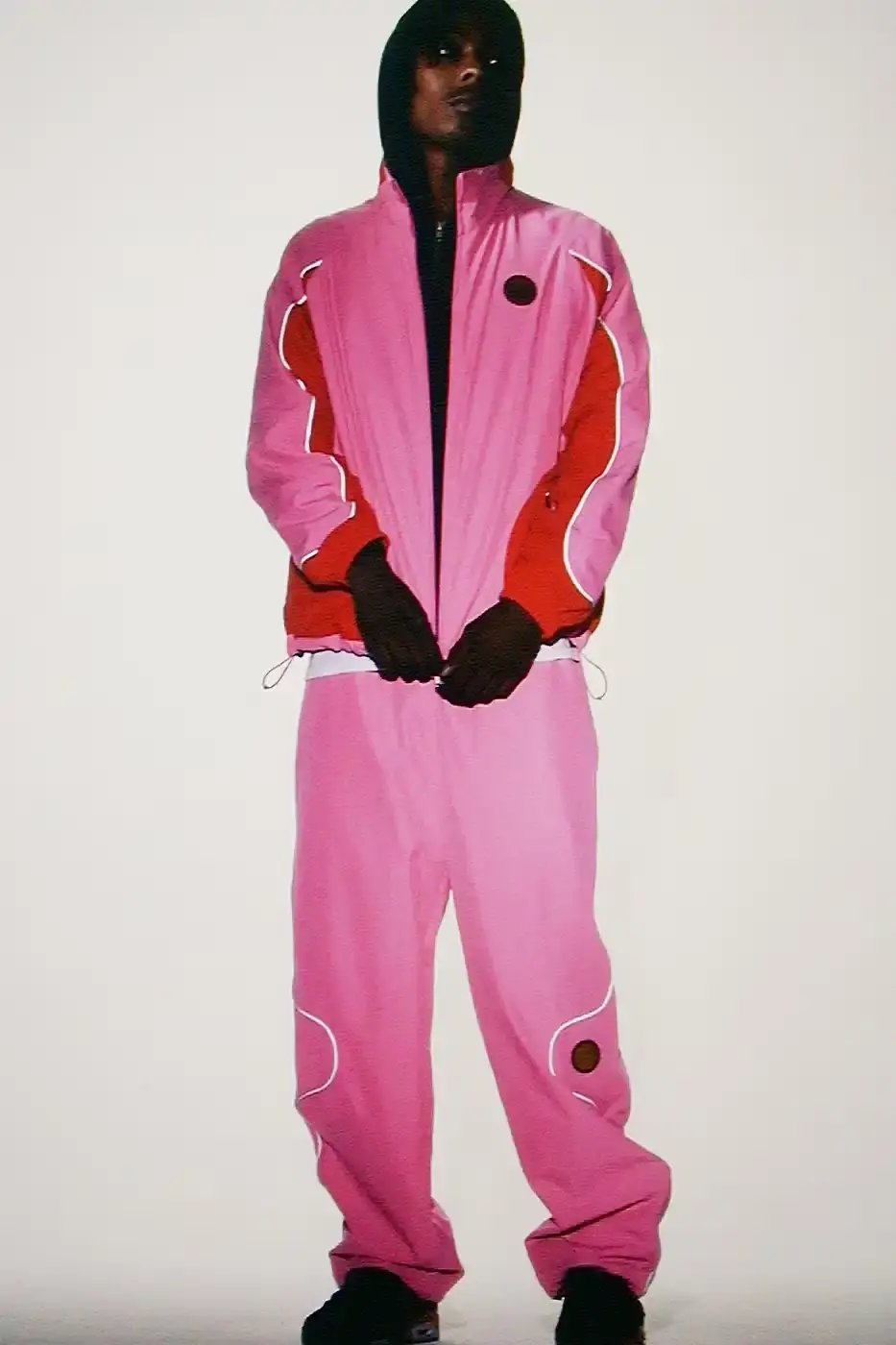 SUPREME JORDAN SPRING 2026 APPAREL COLLECTION image detailing the Supreme and Jordan Brand apparel collaboration for Spring 2026, including items, prices in Euros, and launch dates. (image 13 of 20)