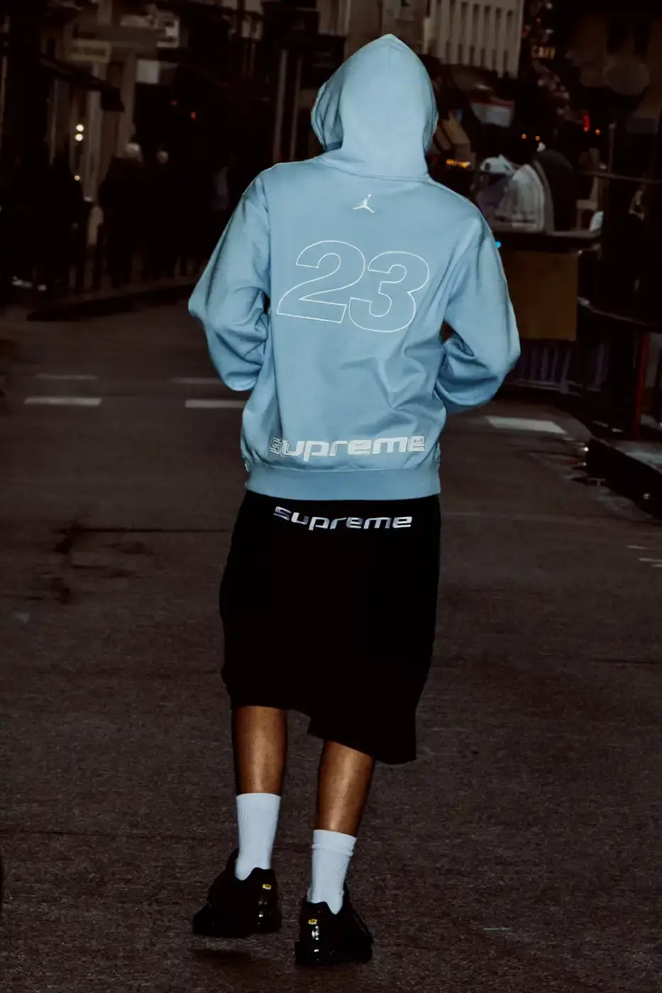 SUPREME JORDAN SPRING 2026 APPAREL COLLECTION image detailing the Supreme and Jordan Brand apparel collaboration for Spring 2026, including items, prices in Euros, and launch dates. (image 6 of 20)
