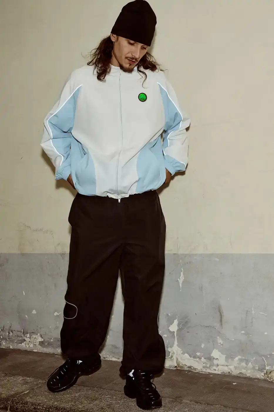 SUPREME JORDAN SPRING 2026 APPAREL COLLECTION image detailing the Supreme and Jordan Brand apparel collaboration for Spring 2026, including items, prices in Euros, and launch dates. (image 10 of 20)
