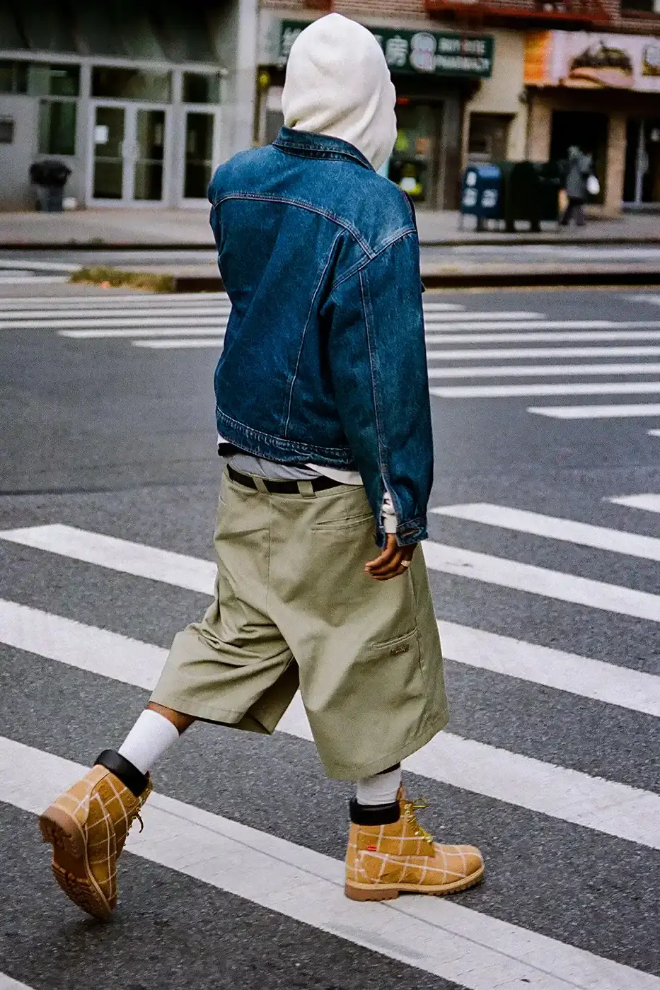 SUPREME X TIMBERLAND BOOT DROPS NOVEMBER 2025 Supreme partners with Timberland to release a redesigned 6-Inch Premium Waterproof Boot featuring debossed logo patchwork across waterproof nubuck. Available in black, tan, and multi-color starting November 6. (image 5 of 5)