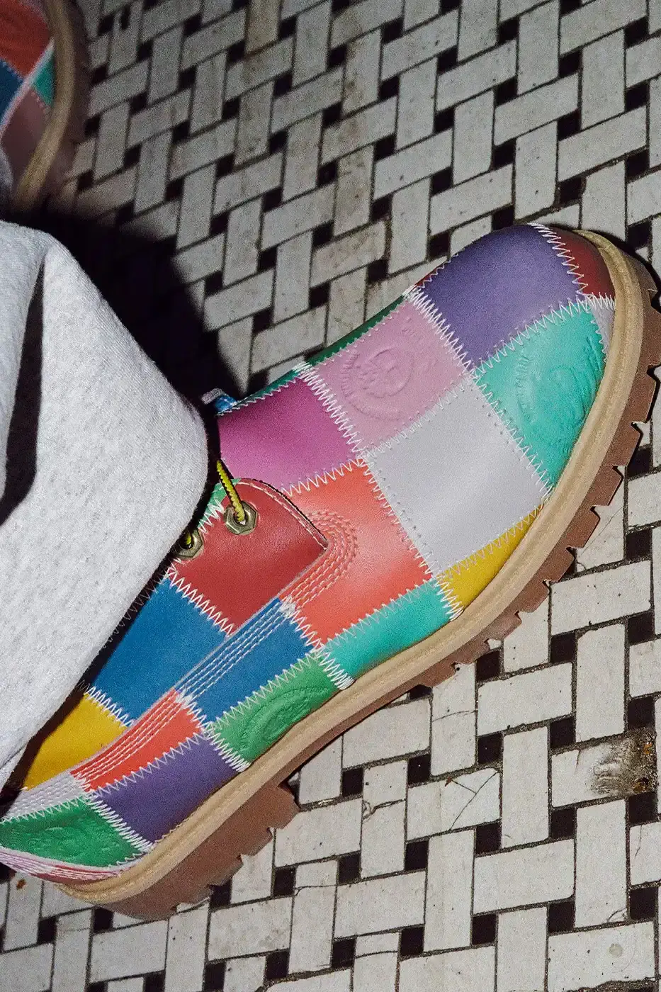 SUPREME X TIMBERLAND BOOT DROPS NOVEMBER 2025 Supreme partners with Timberland to release a redesigned 6-Inch Premium Waterproof Boot featuring debossed logo patchwork across waterproof nubuck. Available in black, tan, and multi-color starting November 6. (image 3 of 5)