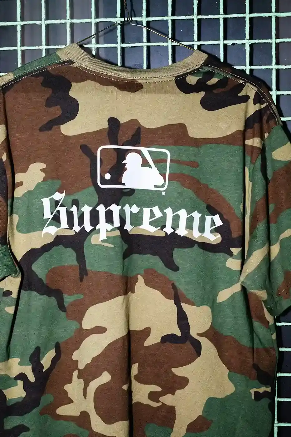 SUPREME WINTER 2025 TEES DROP NEXT WEEK Supreme announces Winter 2025 tees collection with seven designs, including MLB Boston White Sox collaboration, graffiti logo print, and holiday-themed graphics, releasing December 18. (image 5 of 10)