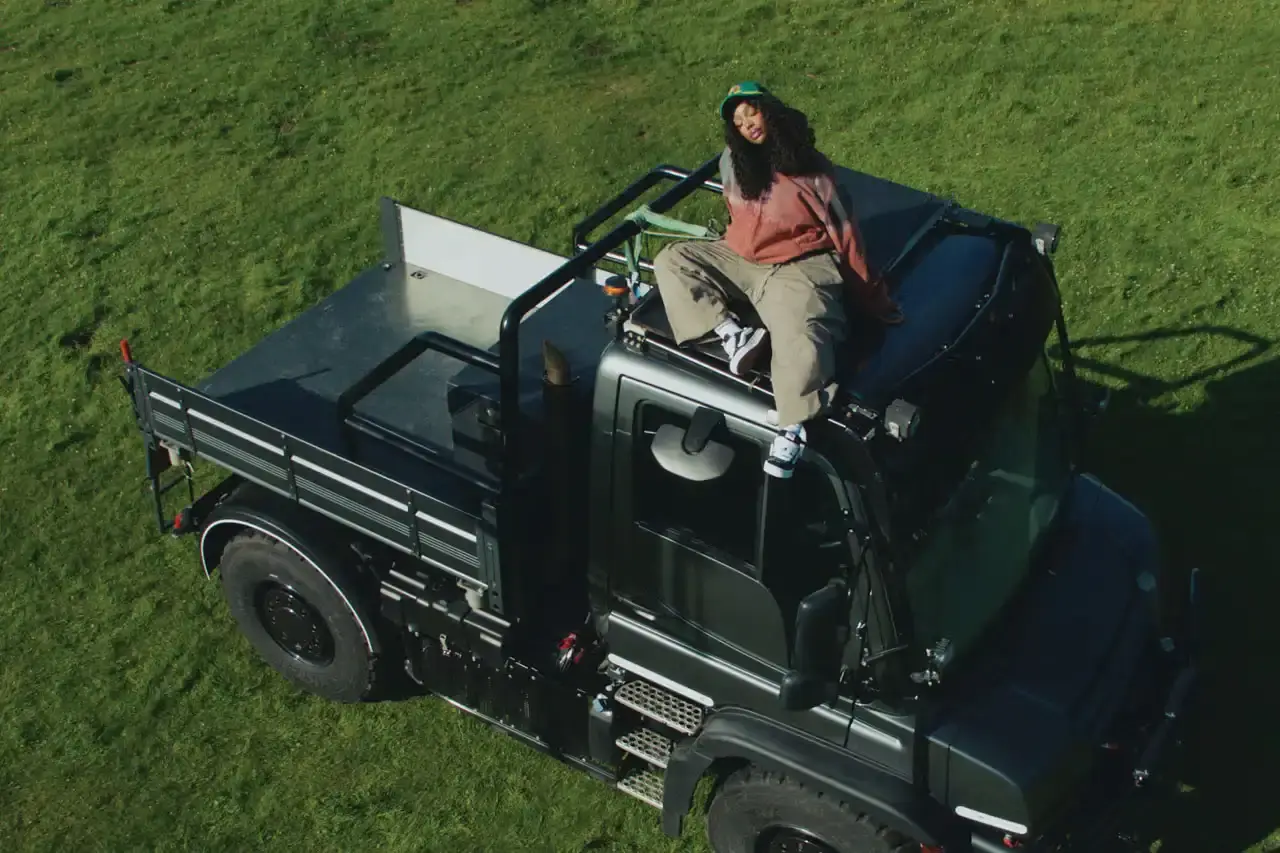 SZA BECOMES VANS ARTISTIC DIRECTOR image about singer SZA's appointment as Vans Artistic Director for multi-year creative partnership. (image 4 of 10)