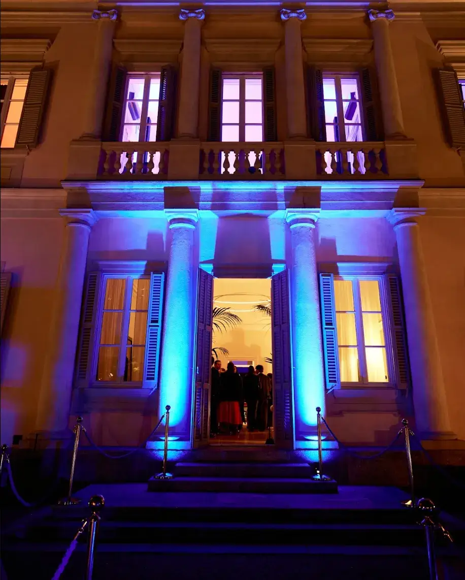 THE CLUB ON THE LAKE OPENS AT VILLA CARMINATI RESTA image about the opening night of The Club On The Lake, a membership club in Villa Carminati Resta in Como. The text covers the villa, the rooms, chef Terry Giacomello, the new Omakase Bar, the DJ sets and the membership process.