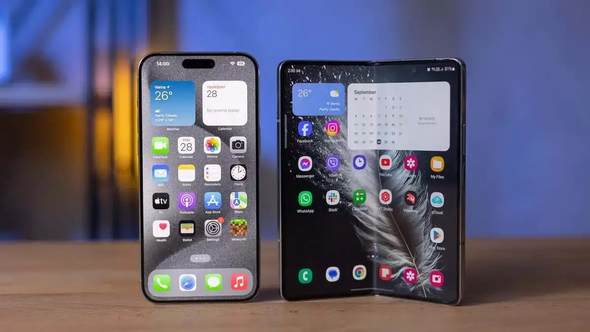 Informational article detailing Ming-Chi Kuo's report on Apple's upcoming foldable iPhone. The article covers specifications including a 7.8-inch internal display, 5.5-inch external screen, titanium construction, Touch ID authentication, enhanced AI capabilities, and projected release timeline for late 2026 or early 2027, with an estimated price above $2,500.