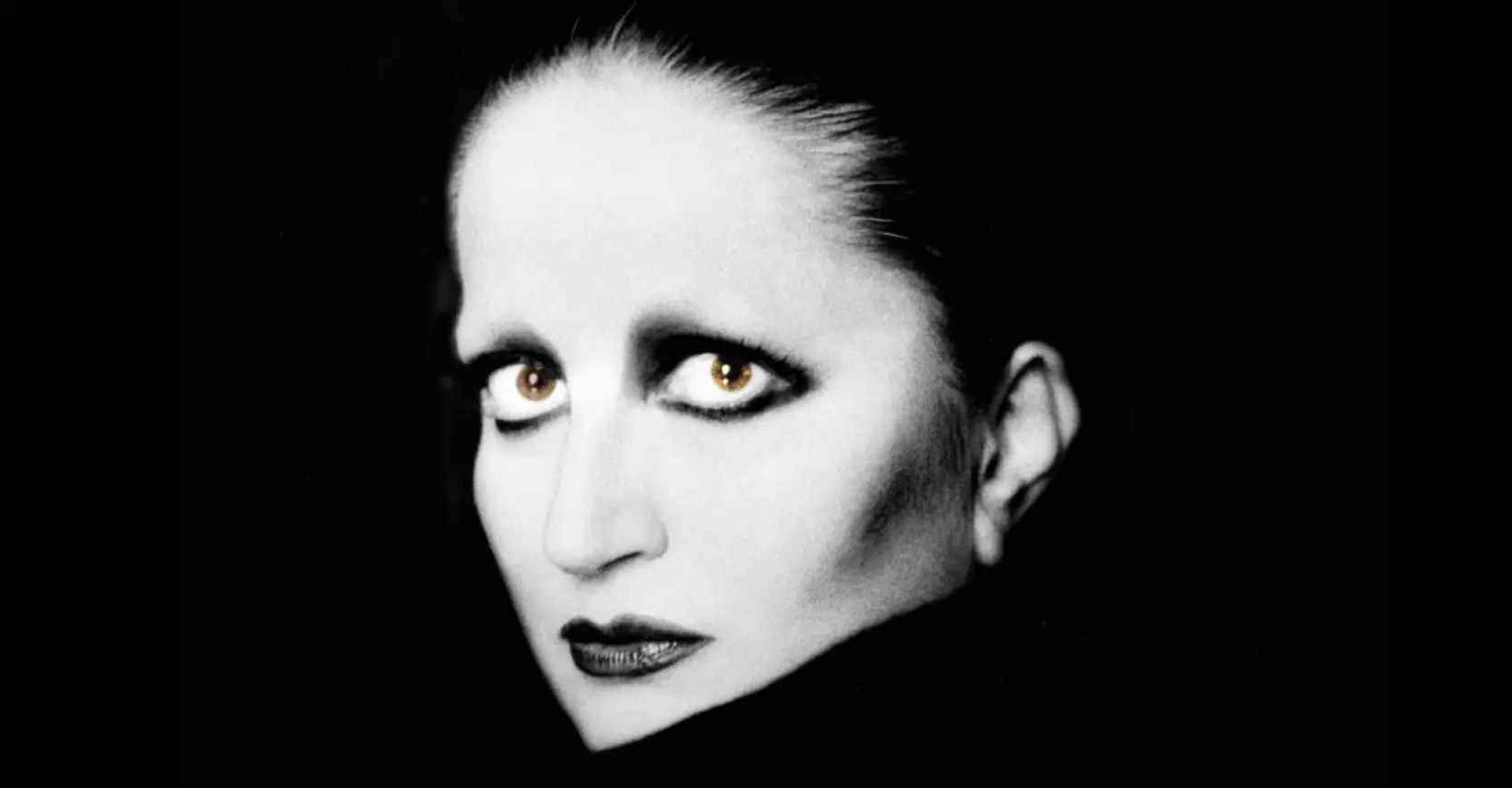 Mina's album cover "Catene" 1984 by Mauro Balletti. Mina for Balenciaga