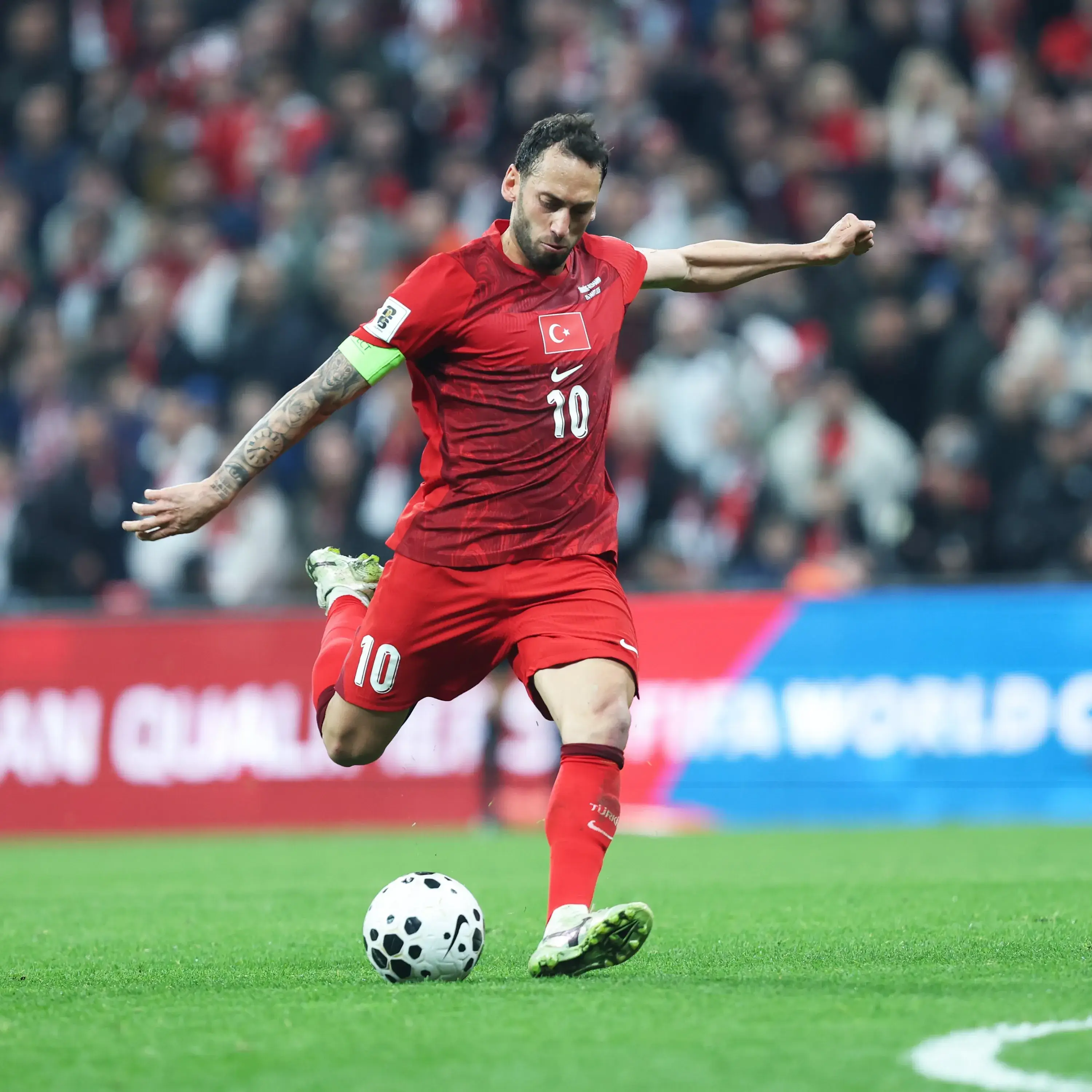 Turkish football infrastructure projects, Euro 2032 preparations, and balance sheet deficits among major Istanbul clubs.